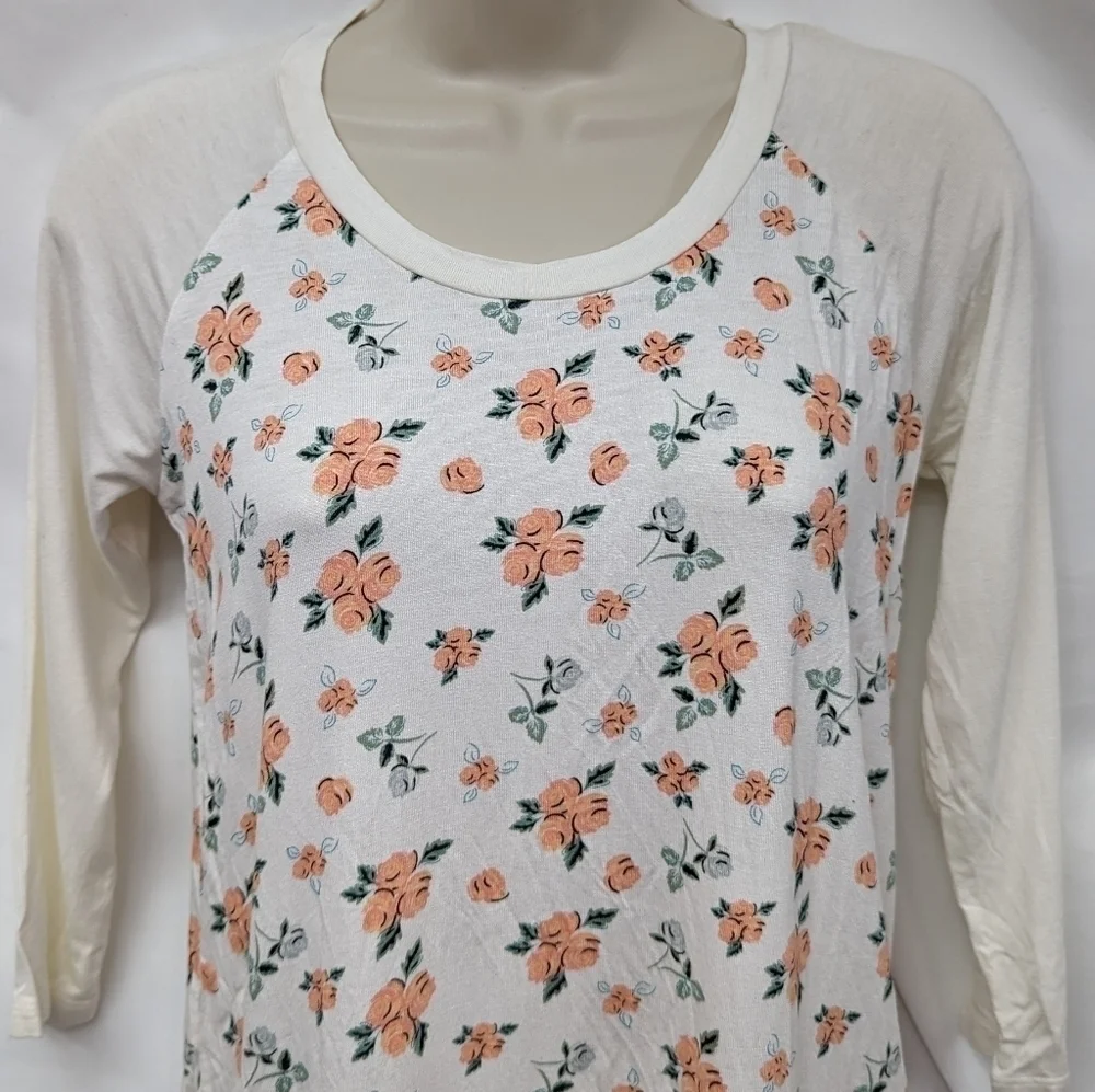 DE Collection NWT Ball Game Rose Blossoms Tee Sz XS